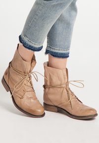 DreiMaster DREIMASTER PLUMDALE - Botines con cordones - beige