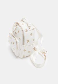 Bata Rucsac - bianco