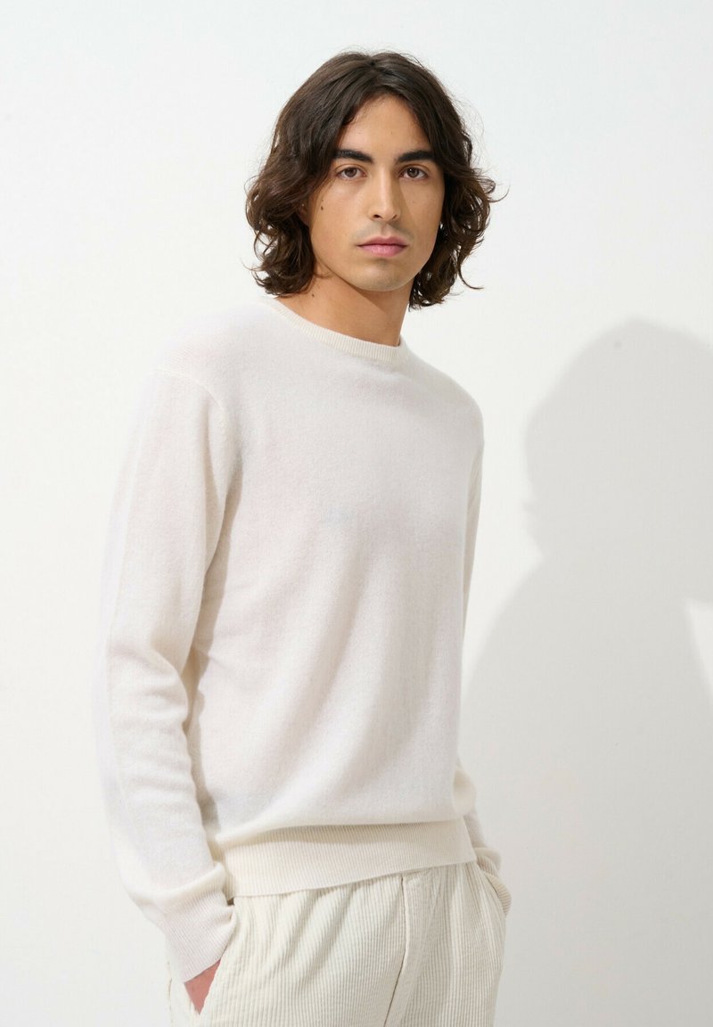 Authentic Cashmere AIGLIÈRE biały