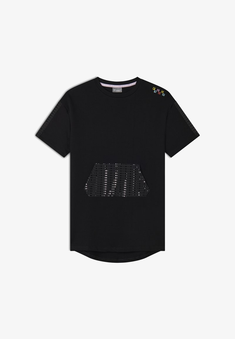 Camiseta de algodón negra con un bolsillo hexagonal de lentejuelas, mangas cortas y un cuello redondo. Las mangas tienen un detalle perforado.