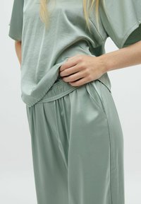 mbyM ASAKA-M - Tygbyxor - jade