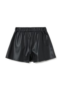 Shorts en faux cuir noir avec une taille élastique, présentant une texture lisse et une coupe décontractée. Ourlet côtelé avec un minimum de détails.