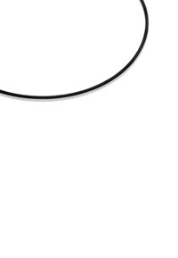 Cordón de goma negra con una textura suave, enrollado en forma circular, con ligeras estrías a lo largo de su longitud.