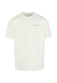 Hvid bomulds t-shirt med rund hals, korte ærmer, og et lille beige "MERCHCODE" logo på den øverste venstre brystdel.