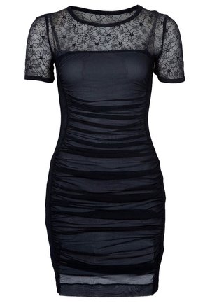 Vestito nero aderente a drappeggi con maniche corte in pizzo e parte superiore del petto e scollo in pizzo trasparente.