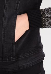 Desigual Chaqueta vaquera - black