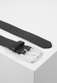 Pier One Cinto - black