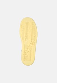 Camper RUNNER FOUR - Zapatos con cordones - schwarz gelb