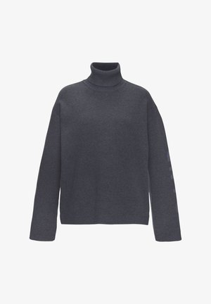 Pull en col roulé gris foncé, col côtelé, coupe oversized, manches longues avec des détails subtils le long du bras gauche, texture douce.