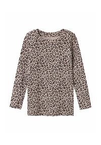 Langarm top van zacht materiaal, met een bruin en beige luipaardprint. Klassieke ronde halslijn en een relaxte pasvorm.