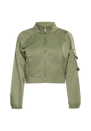 Olivno zelena skrajšana jakna iz sijočega materiala, z dolgim ovratnikom, sprednjim zadrgo in praktičnimi stranskimi žepi z zankami.