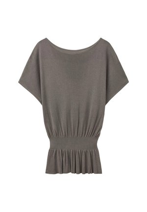 Top gris de punto de manga corta con escote ancho, cintura ajustada y bajo con volantes, mostrado sobre un fondo blanco.