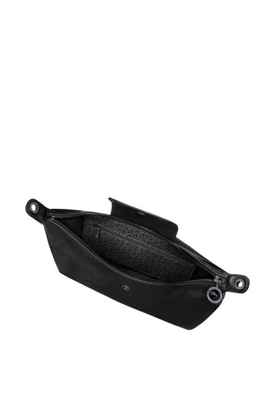 Schwarze Lederaugen mit einem Reißverschluss, die über ein Innenfach mit Rutsch- und Reißverschlussfächern verfügen. Glatte Textur mit einem dezenten geprägten Innenmuster.