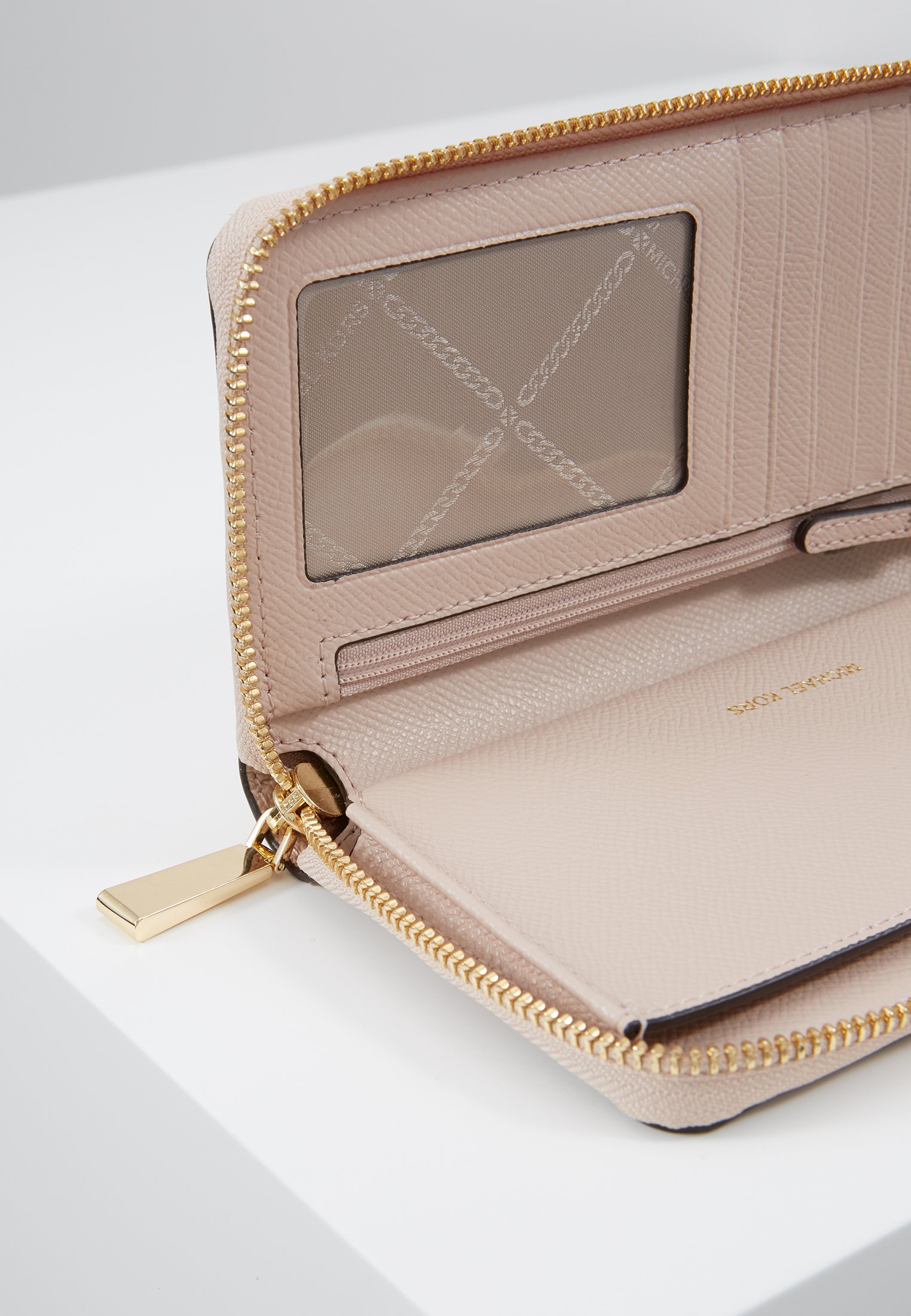 jet set flat case crossgrain