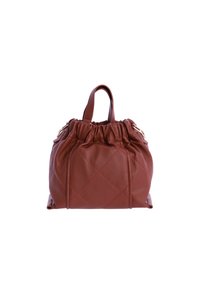 Bolso de mano de cuero marrón con parte superior fruncida, patrón acolchado, detalles en hardware dorado y un solo asa corta. Forma compacta y redondeada.