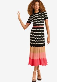 REGULAR FIT - MIDI - Abito in maglia - black