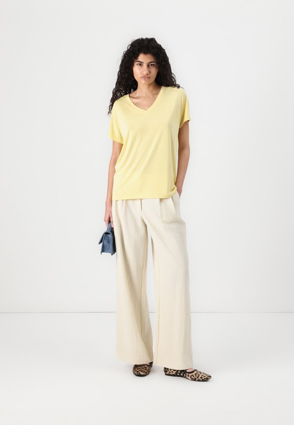 FENYA V NECK TEE - Basic T-shirt - sundress3