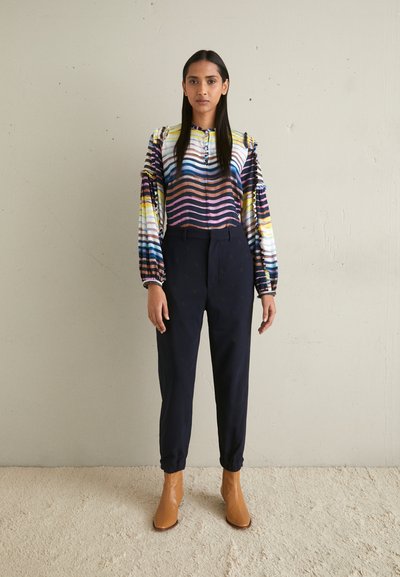 MUNTHE DLIFF - Pantalon classique - navy