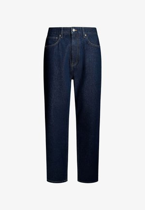 Jeans in denim blu scuro con taglio dritto, tasche standard e cuciture a contrasto lungo le cuciture. Chiusura con bottone e zip in vita.