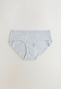 Grau Baumwoll-Hipsterunterwäsche mit glatter Textur, elastischem Taillenbund und schlichten Design, ohne zusätzliche Muster oder Verzierungen.