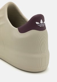 adidas Originals ADIFOM SUPERSTAR UNISEX - Sneakers basse - putty grey/maroon/footwear white