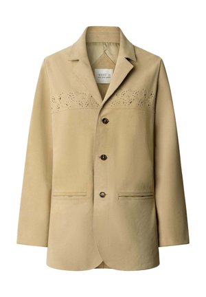 Blazer in camoscio beige con tre bottoni marroni, due tasche anteriori a filetto, rever a lancia e dettaglio traforato sul petto.