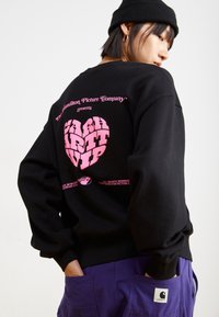 Carhartt WIP PRODUCTIONS  - Pusa - black