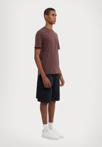EA7 Emporio Armani UNISEX - T-shirt basic - puce