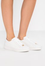 basket colby michael kors