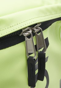 The North Face BASE CAMP FUSE BOX UNISEX - Mochila - sharp green