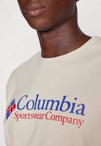 Columbia BASIC LOGO™ SHORT SLEEVE - T-shirt imprimé - dark stone