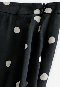 Next PETITE FIT - Maxi sukně - polka dot