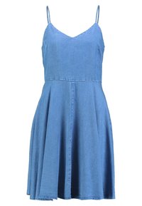 Jeans A-linje klänning i ljusblått, med tunna axelband och V-ringning. Enkel design med en utsvängd kjol och mittsömsdetalj.