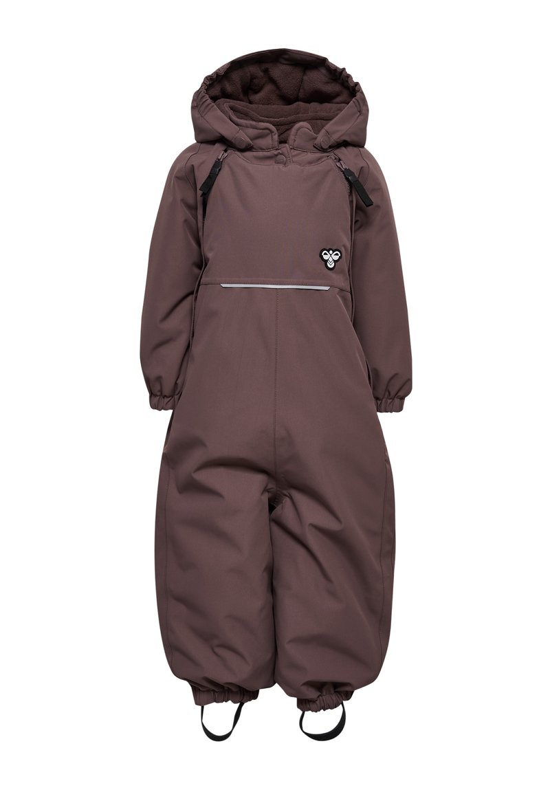 Combinaison de neige imperméable marron avec capuche à cordon, bande réfléchissante à l'avant, poignets élastiqués et sangles pour les pieds pour un ajustement sécurisé.