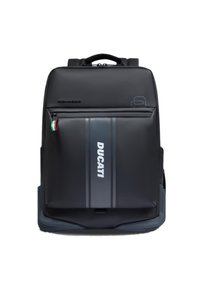 Mochila negra hecha de material resistente con un diseño elegante, bolsillo frontal con cremallera, franjas grises de acento y logo visible de la marca "DUCATI".