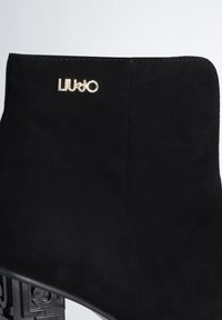 LIU JO Ankle boots - black