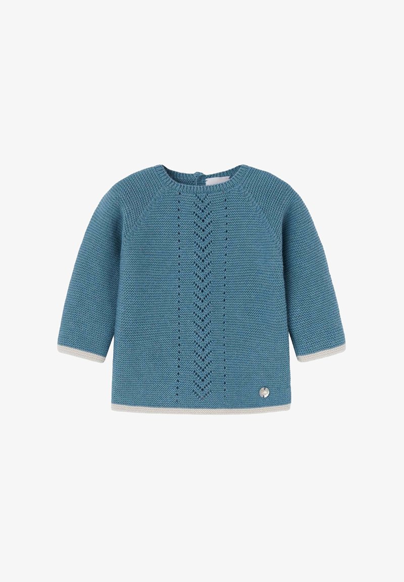 Pull en tricot bleu avec des manches longues, un col rond et un motif en chevron central. Présente des poignets blancs contrastants et un logo argenté.