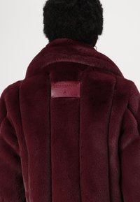 Patrizia Pepe COATS - Talvemantel - plum elixir