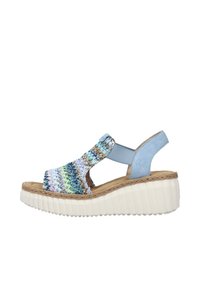 Sandales bleues à lanières avec une tige en tressé multicolore, dotées d'une semelle plateforme avec une finition texturée blanche et une bordure en fibres naturelles.