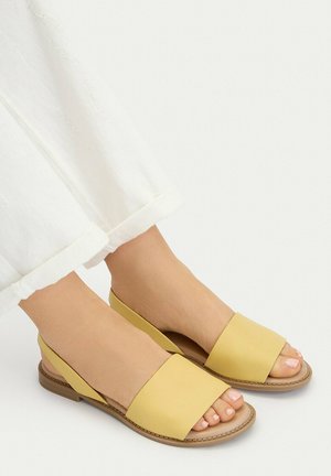 Lasocki, LASOCKI WOMEN'S SANDALS YELLOW - Riemensandalette - yellow