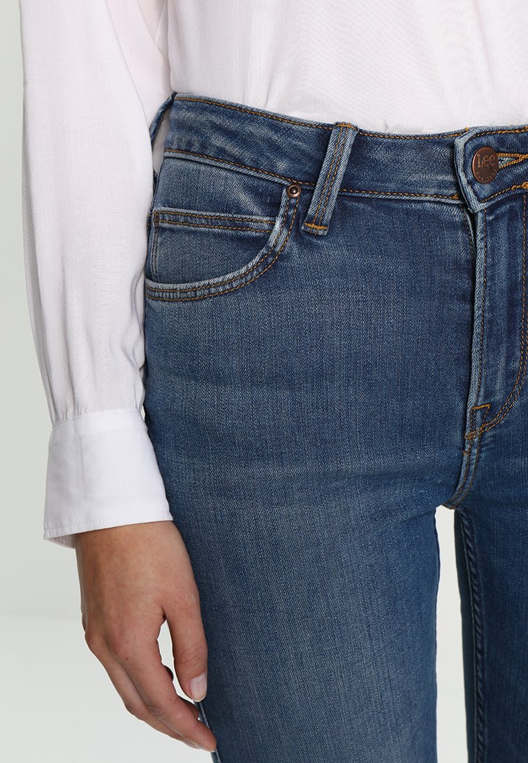 lee scarlett high ninety nine