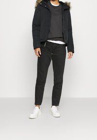 Abercrombie & Fitch Vinterjacka - black