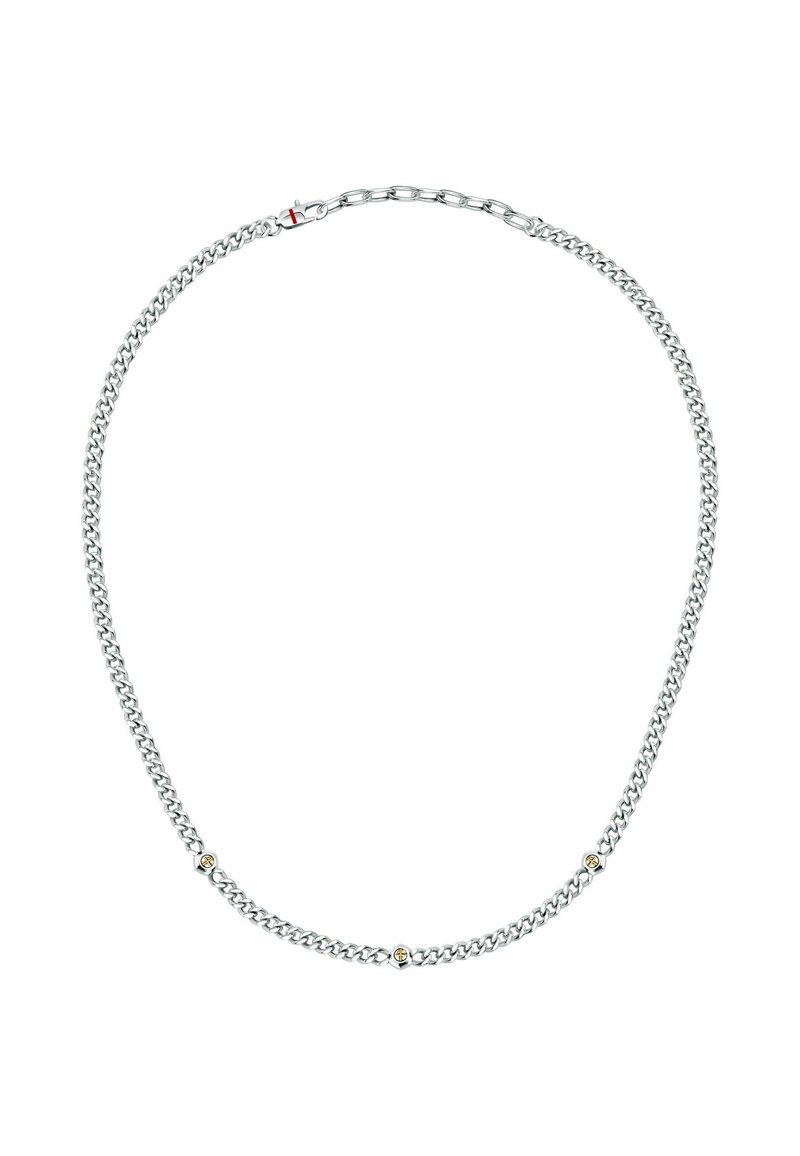 Collana in argento con design a maglie piatte e tre dettagli dorati. Texture liscia con chiusura a moschettone.