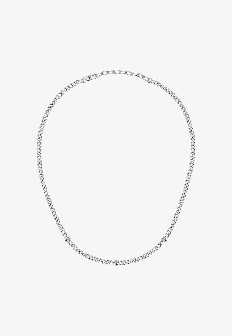 Collana in argento con design a maglie piatte e tre dettagli dorati. Texture liscia con chiusura a moschettone.