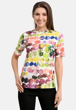 Kurzärmliges T-Shirt aus leichtem Stoff mit bunten Aquarellpunkten in Rosa, Grün, Blau und Gelb auf weißem Hintergrund.