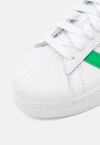adidas Originals SUPERSTAR XLG - Sneakers - white/green