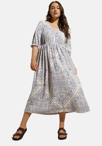 Maximeudadil mäditagovalu iëmbau'tân, kodber'ä tundu'ëbvi ja pêijung mek opasnäbvi. Paired sega sini busaiya kidùmikä.