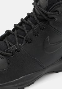 Nike Sportswear MANOA '17 UNISEX - Botines con cordones - black