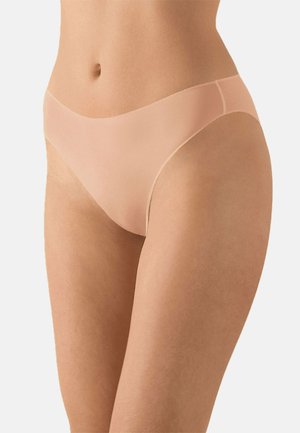 Nahtlose Nude-Bikini-Unterwäsche mit glatter Textur und niedrigem Bund. Verfügt über einen minimalistischen Schnitt und einen dehnbaren Bund für optimalen Tragekomfort.