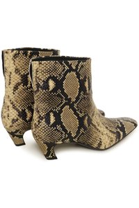 Paire de bottines à bouts pointus et petits talons aiguilles, avec un motif en peau de serpent marron et noir.